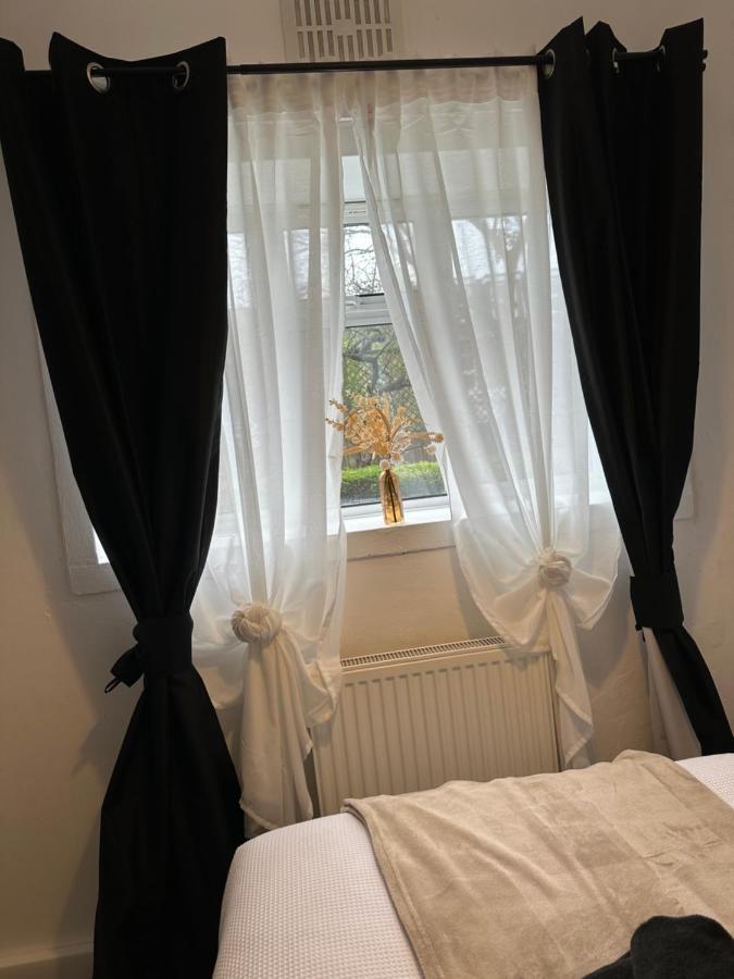 Lovely 2Bedroom 4Mins From Wimbledon Station Лондон Экстерьер фото