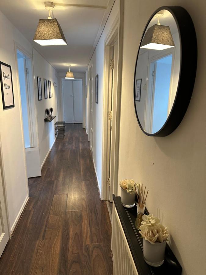 Lovely 2Bedroom 4Mins From Wimbledon Station Лондон Экстерьер фото