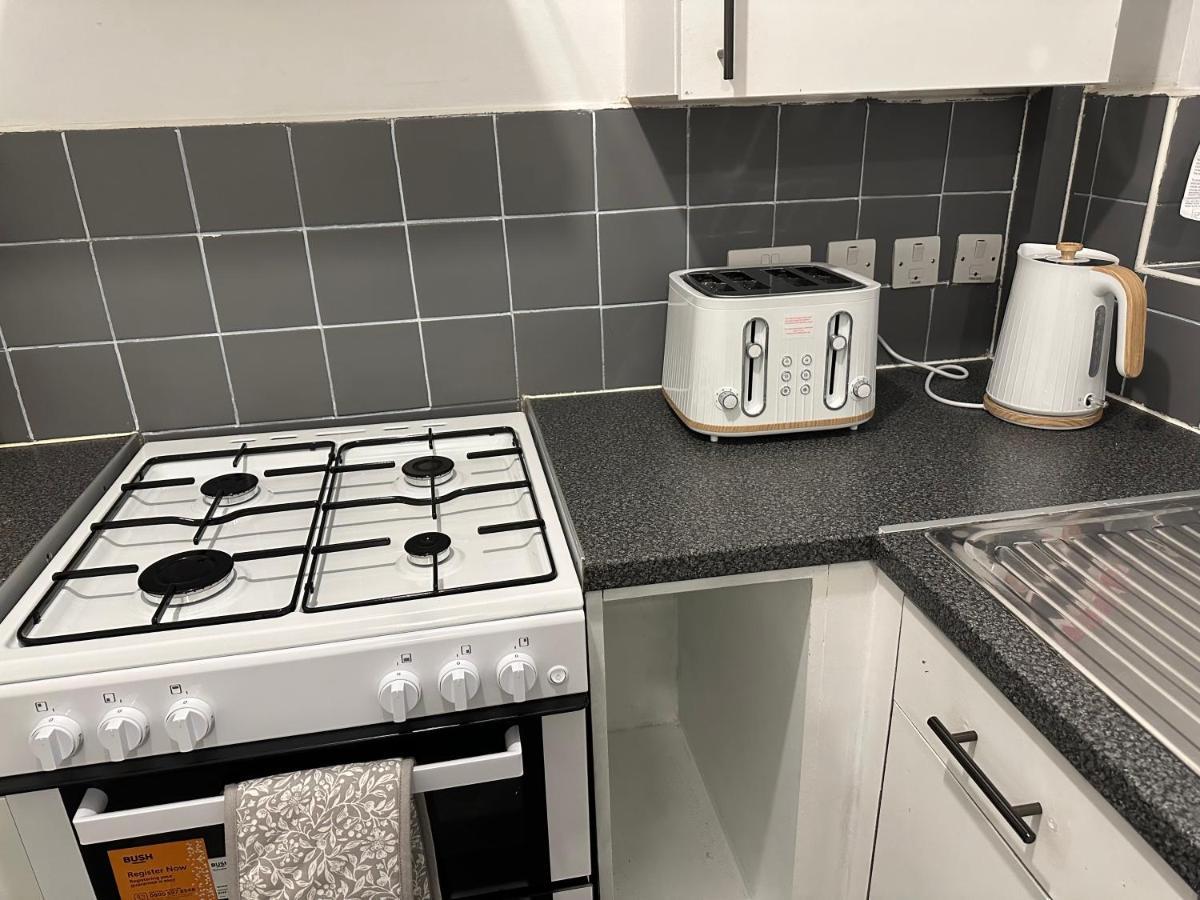 Lovely 2Bedroom 4Mins From Wimbledon Station Лондон Экстерьер фото